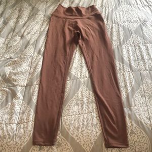 brown leggings/ yoga pants